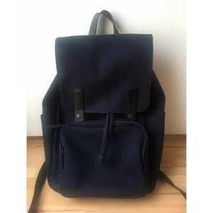 • Everlane Modern Snap Backpack •
